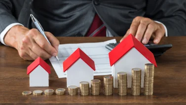 Este beneficio te permite restar hasta $10.000 en impuestos de tu estado y localidad, incluyendo los impuestos sobre tu propiedad
