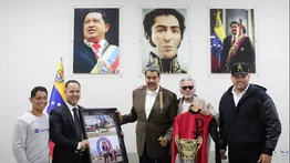 Maduro recibe a los ganadores del Clásico Presidente de La República (GI)