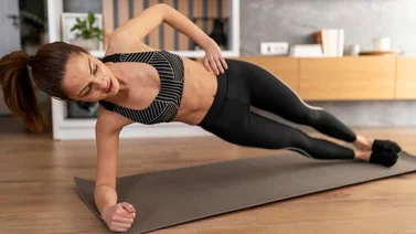 Marca los chocolaticos de tu abdomen: cuatro ejercicios fáciles para aplanar la barriga en casa