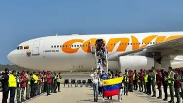 Arriba a Venezuela avión con 174 migrantes venezolanos deportados por Estados Unidos: fueron trasladados desde Honduras Arriba a Venezuela avión con 174 migrantes venezolanos deportados por Estados Unidos: fueron trasladados desde Honduras
