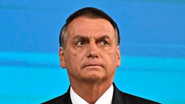 Brasil: Bolsonario recibe notificación sobre su proceso judicial en el hospital