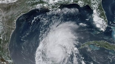 Texas elimina impuestos para productos de emergencia para huracanes: estos aplican