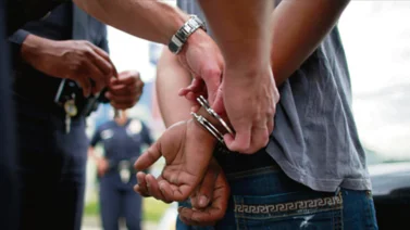 Arrestan a un adolescente en Florida: intentó envenenar a su madre con lejía en leche