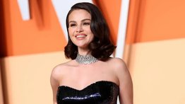 Selena Gómez recibe el reconocimiento Mujer del Año en  los Billboard Mujeres Latinas en la Música 2025