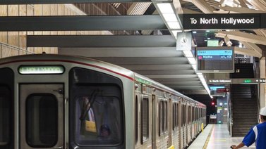 Metro Los Ángeles anuncia fecha de apertura de nueva estación: conectará con el aeropuerto internacional 