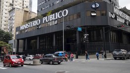 Ministerio Público designa a fiscalía para investigar y sancionar a policías: allanaron viviendas 