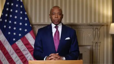 Alcalde de Nueva York pide a inmigrantes que no teman: ICE no irá a las escuelas ni a hospitales Alcalde de Nueva York pide a inmigrantes que no teman: ICE no irá a las escuelas ni a hospitales