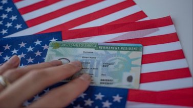 Residencia Permanente en los Estados Unidos: cómo saber si es elegible para una Green Card
