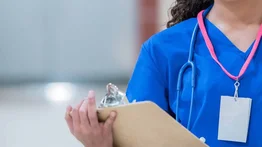 Esto gana una enfermera en Estados Unidos por experiencia y ubicación