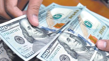El dólar pierde valor globalmente: cuáles son las implicaciones para Estados Unidos