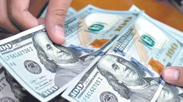 El dólar pierde valor globalmente: cuáles son las implicaciones para Estados Unidos