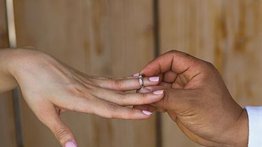 Desmantelan red de matrimonios falsos en Estados Unidos: ofrecían beneficios migratorios