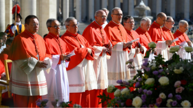 Cardenales en Roma Inician jornada para establecer fecha del cónclave: estos son los plazos