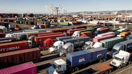 Gobierno de Trump toma nueva medida sobre camioneros: deben dominar el inglés para transitar