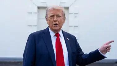 Trump firma órdenes para intensificar presión contra migrantes: castigará legalmente a las ciudades santuario Trump firma órdenes para intensificar presión contra migrantes: castigará legalmente a las ciudades santuario