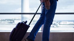 ¿Llevar bebidas alcohólicas en vuelos en USA? Esto dice la Administración de Seguridad en el Transporte