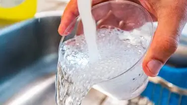 Legisladores aprueban eliminar este compuesto químico del agua potable en Florida: es también utilizado para el cuidado dental Legisladores aprueban eliminar este compuesto químico del agua potable en Florida: es también utilizado para el cuidado dental