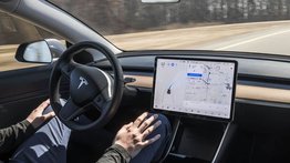 Piloto automático de Tesla sorprende a conductor: lo lleva a un lugar donde nunca había estado