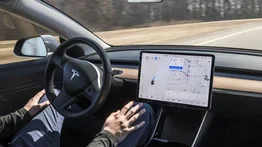 Piloto automático de Tesla sorprende a conductor: lo lleva a un lugar donde nunca había estado
