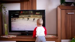 Cuida tu visión: distancia segura para ver la TV sin sufrir de la vista