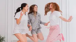 Esta es la frecuencia con la que debes lavar los pijamas: estas prendas acumulan sudor y células muertas