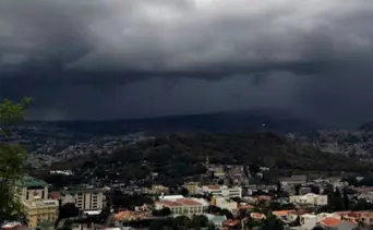 Paraguas a la mano:Inameh prevé descargas eléctricas y chubascos para las próximas horas en estas zonas