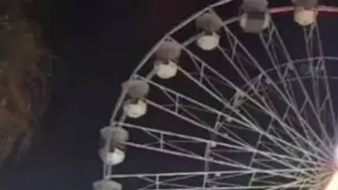 Las impactantes imágenes del colapso de una rueda de la fortuna en India: decenas de heridos Las impactantes imágenes del colapso de una rueda de la fortuna en India: decenas de heridos