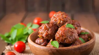 Técnica sencilla y con resultado espectacular: chef propone realizar albóndigas sin tomates triturados Técnica sencilla y con resultado espectacular: chef propone realizar albóndigas sin tomates triturados