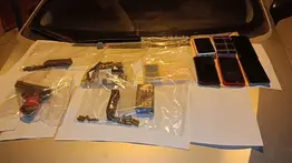 "Tenían explosivos y armas de fuego": caen tres venezolanos vinculados con banda de extorsionadores