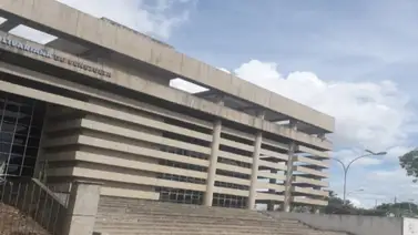 Incendio en sede de la Universidad Bolivariana: así se desarrolla el incidente Incendio en sede de la Universidad Bolivariana: así se desarrolla el incidente