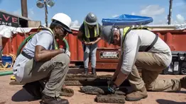 El giro de licencias laborales en Texas: ¿cómo afecta a inmigrantes?