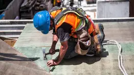 ¡Alerta laboral! EEUU busca albañiles y ofrece sueldos de hasta 75.000 euros: sepa más