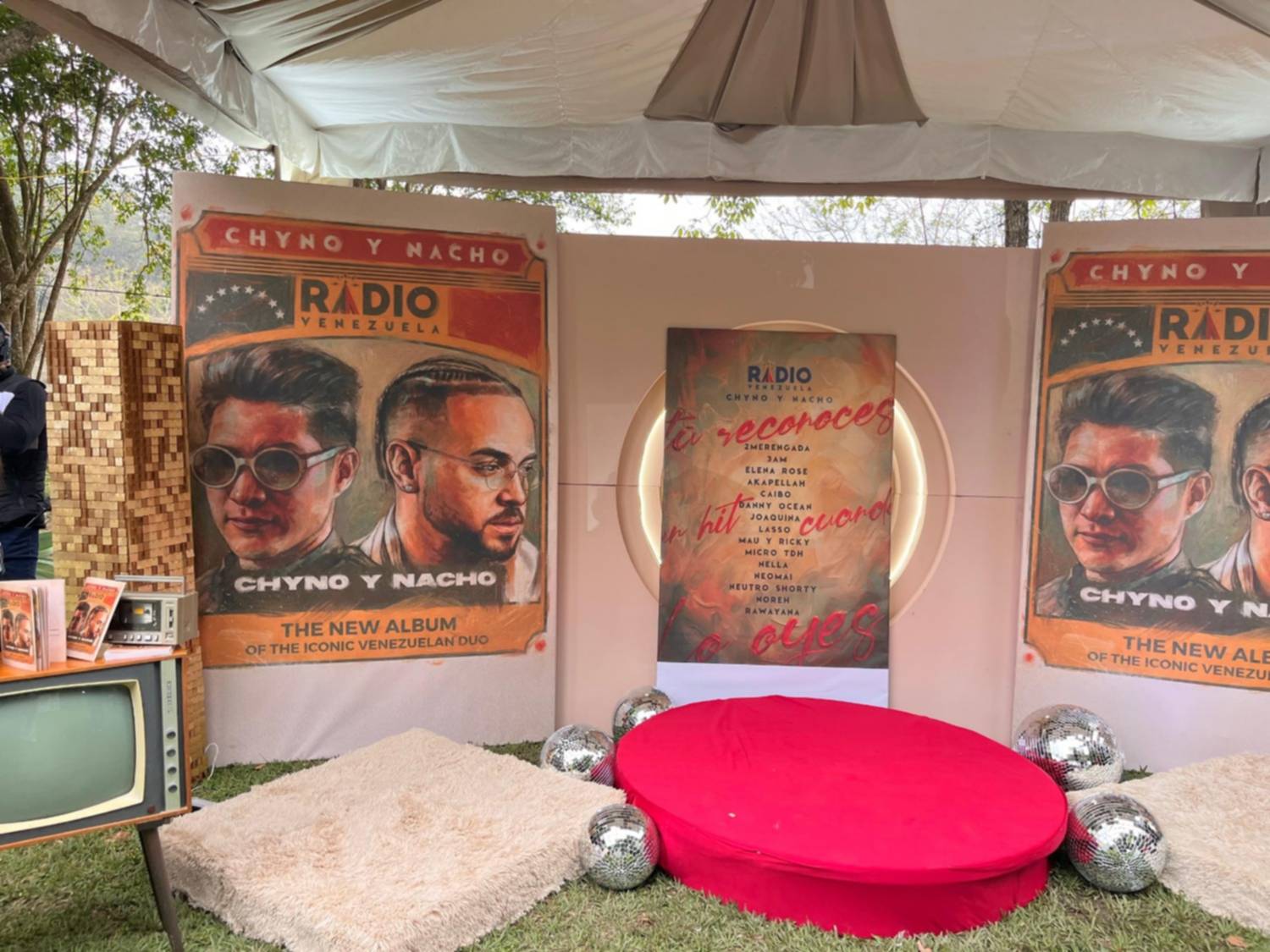 ¡Regreso a casa! Chino y Nacho encienden la señal de "Radio Venezuela" en Caracas