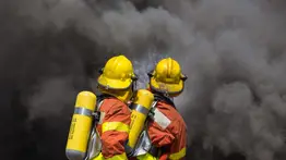 Perros avisaron sobre el incendio pero los vecinos no llegaron a tiempo:  abuela fallece calcinada dentro de su vivienda