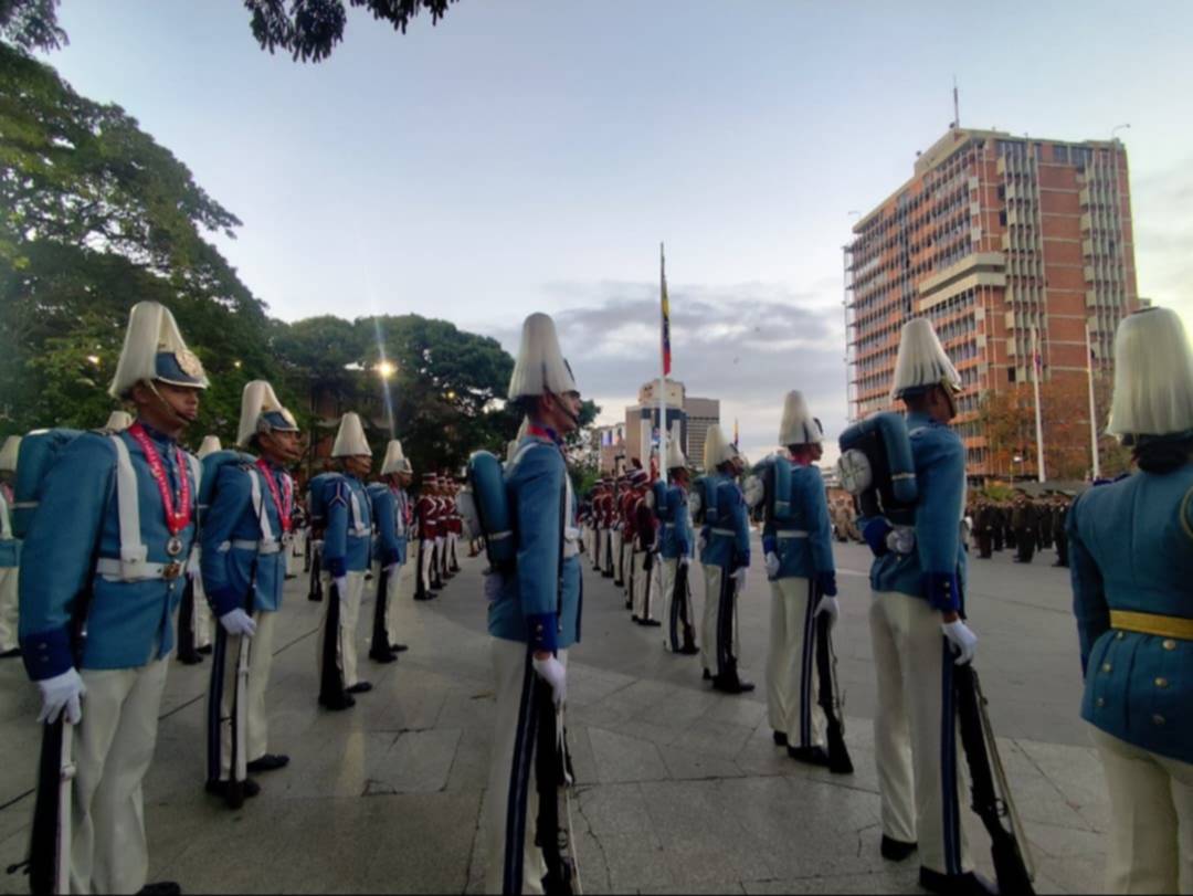 216 años de libertad: realizan actos del 19 de abril en el Panteón Nacional
