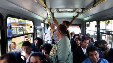 "Gordas pagan por kilo": conductor fue multado por mensaje burlista en su unidad de transporte "Gordas pagan por kilo": conductor fue multado por mensaje burlista en su unidad de transporte