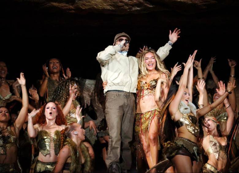 ¡Karol G rechaza públicamente a Peso Pluma! Asi fue el momento viral que compartieron en pleno escenario de Coachella