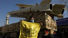 Irán exhibe públicamente un misil balístico en medio de tensiones con EEUU