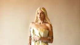 De las aulas al escenario: el emotivo reencuentro de Elena Rose con su pasado