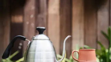 Claves para cuidar la tetera de acero inoxidable: guía de mantenimiento doméstico Claves para cuidar la tetera de acero inoxidable: guía de mantenimiento doméstico