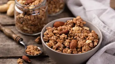 ¡Listo en 20 minutos!: Receta para elaborar granola de chocolate casera sin perder ni un segundo de tu tiempo ¡Listo en 20 minutos!: Receta para elaborar granola de chocolate casera sin perder ni un segundo de tu tiempo