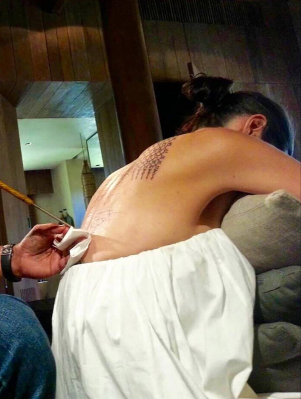 Sak Yant: la verdadera historia detrás de los tatuajes ancestrales de Angelina Jolie