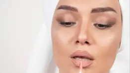 El regreso del 'lipcealer': el truco del corrector para unos labios con volumen extremo