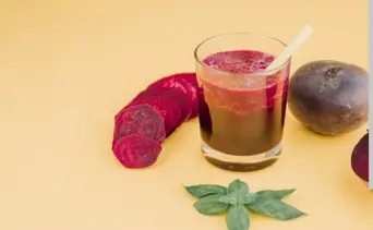 Conoce cuáles son los beneficios que aporta el jugo de remolacha al hígado