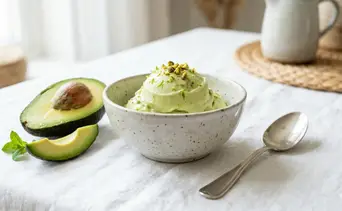 El aguacate en la repostería: ingrediente tropical que revoluciona los postres caseros