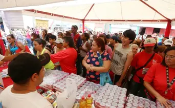 Bolsa de comida con 8&nbsp;productos más pollo en Bs. 3.900: fecha y ubicación en&nbsp;Caracas