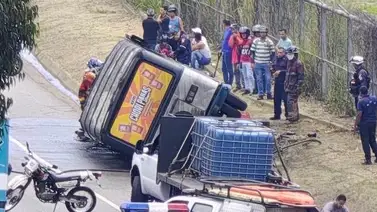 Unidad de transporte público se incendia tras volcamiento en Caracas: esto se sabe Unidad de transporte público se incendia tras volcamiento en Caracas: esto se sabe