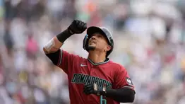 Ildemaro Vargas hace historia: 26 juegos seguidos conectando en la MLB