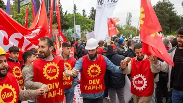 Protesta masiva por el Día del Trabajador en Estambul: al menos 400 personas detenidas Protesta masiva por el Día del Trabajador en Estambul: al menos 400 personas detenidas