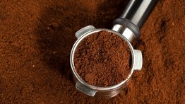 No solo como abono: descubre lo útil de la borra del café como exfoliante natural